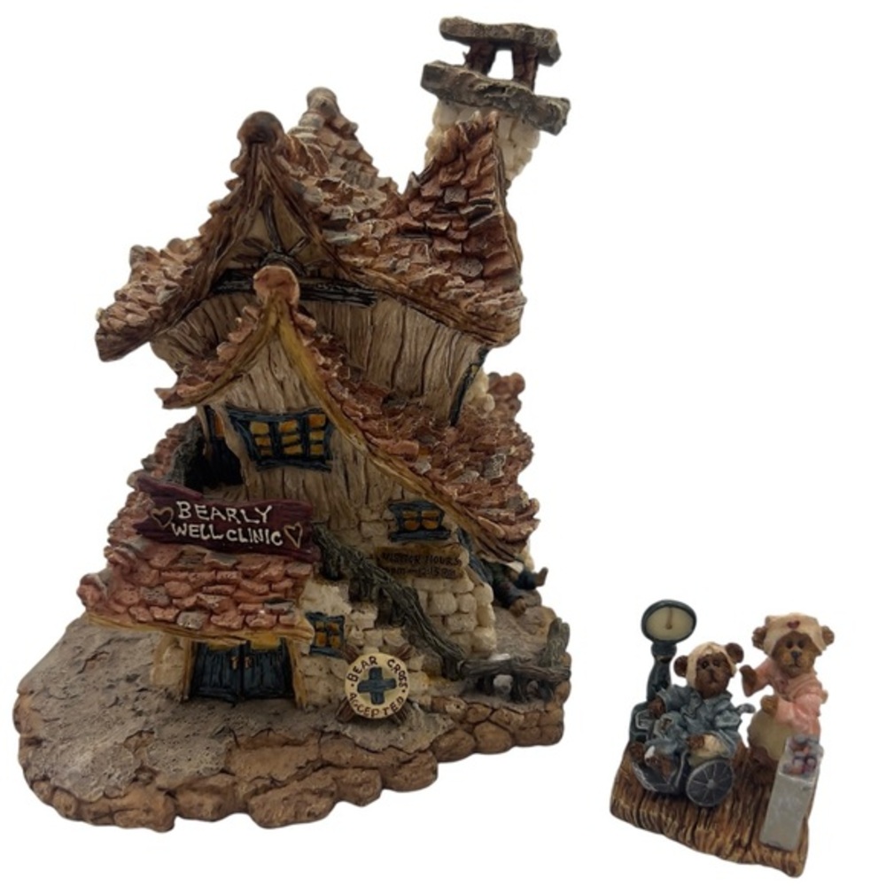 Boyds Bears Bearly-Built Villages Bearly Well Clinic Figurine Collectible Box